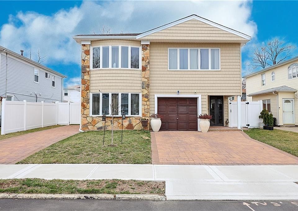 1st image of 151 Dawson Cir