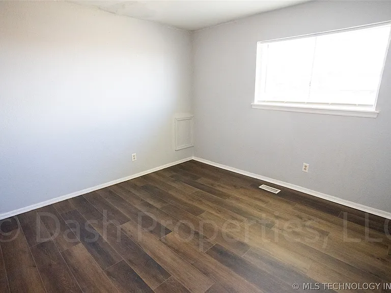 5104 S 75th East Ave — Photo 35