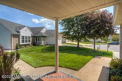 3rd image of 8 Alton Ct