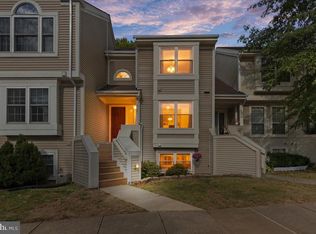 6121 Stonepath Cir, Centreville, VA 20120