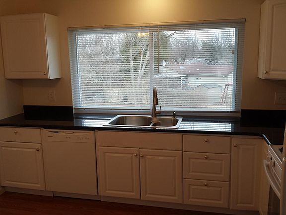 4th image of 282 Village Creek Dr
