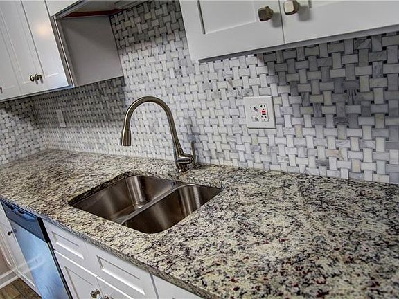 4th image of 1812 Ashborough Cir SE APT B