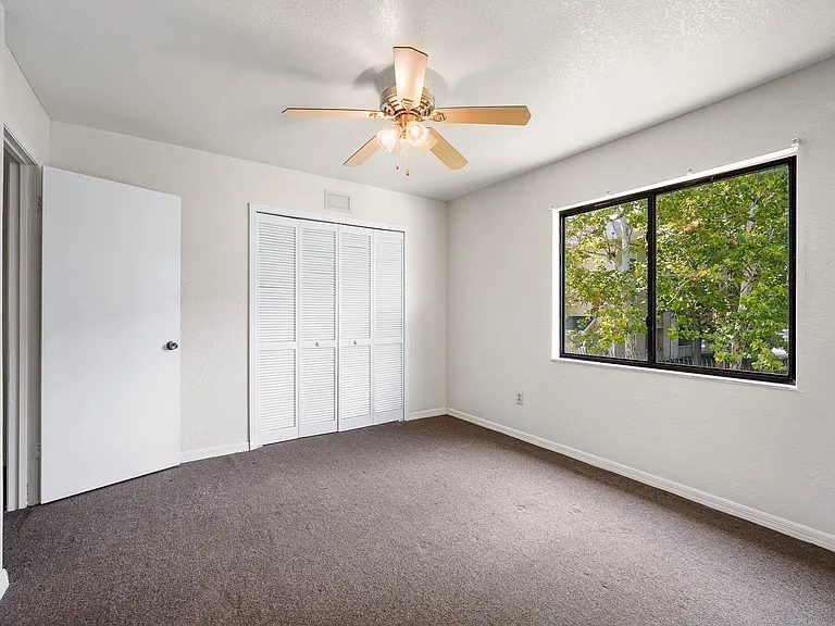 12062 Tift Cir — Photo 16