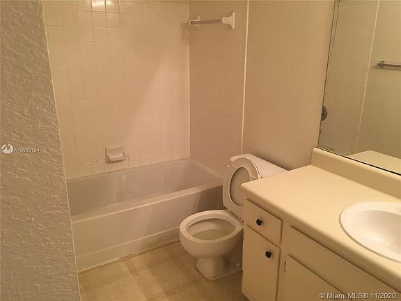 5th image of 3440 Pinewalk Dr N APT 525