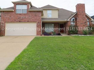 815 N Douglas St, Jenks, OK 74037