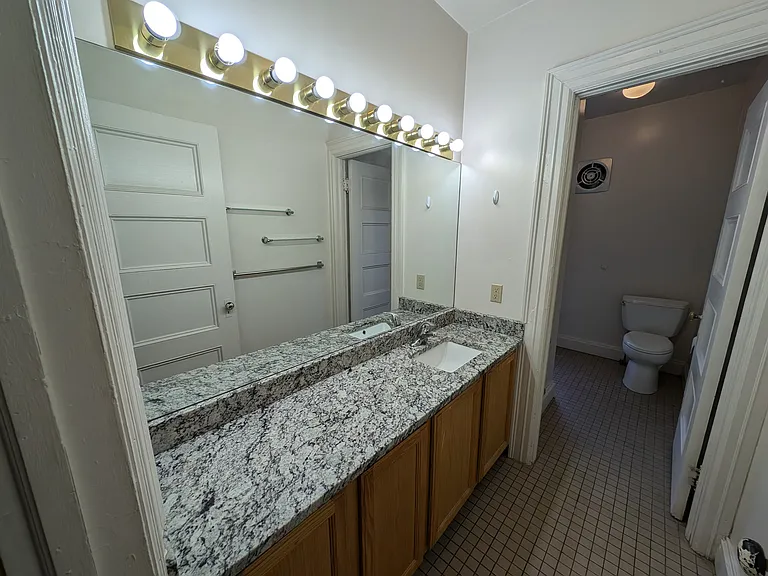 541 University Ave #1 — Photo 19