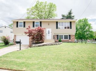 22 Walnut Dr, Burlington, NJ 08016
