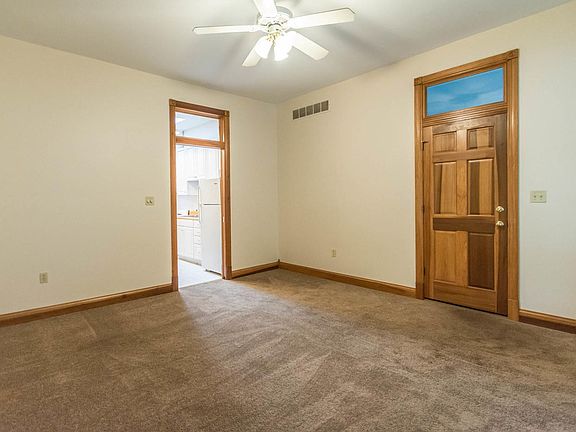 5th image of 536 N Lincoln St #1
