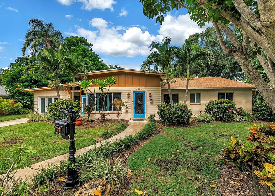 1st image of 525 VILLAGRANDE AVENUE S