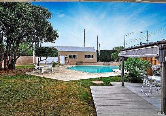 5th image of 897 S Woodbury Dr