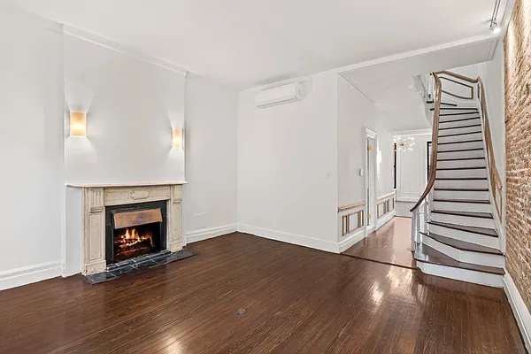 Rented by Nest Seekers International | media 27