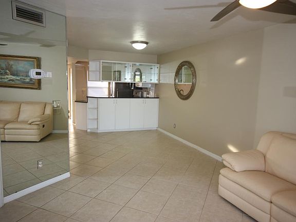 4th image of 1015 Mainsail Dr Unit 105