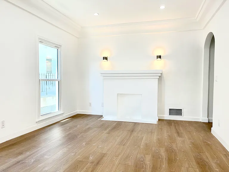 927 N Gardner St #N — Photo 2
