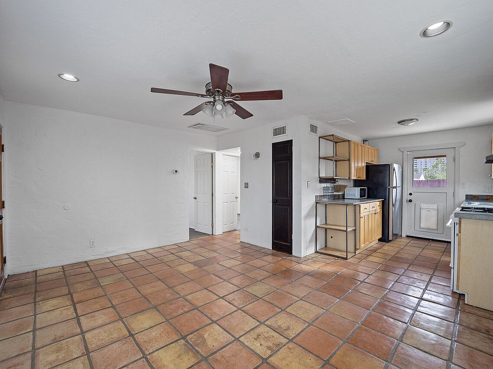 1st image of 1017 E Indianola Ave #1