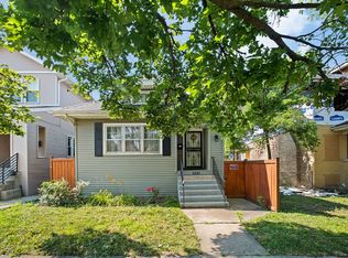 5251 W Belle Plaine Ave, Chicago, IL 60641