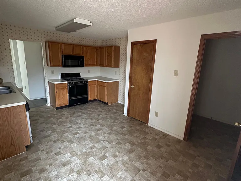 2151 McIntosh Dr — Photo 8