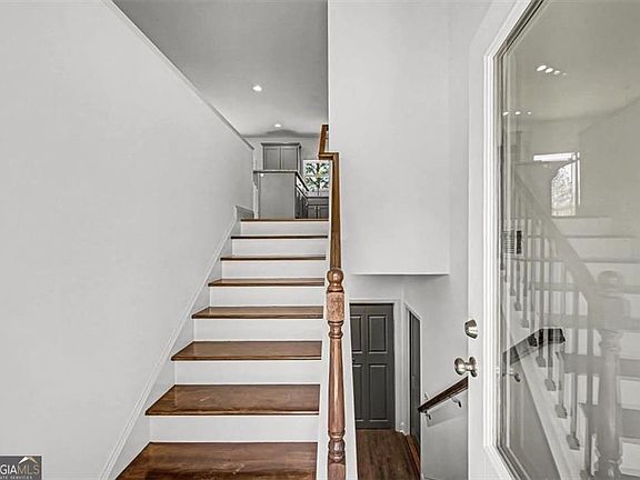 2nd image of 46 Dogwood St NE