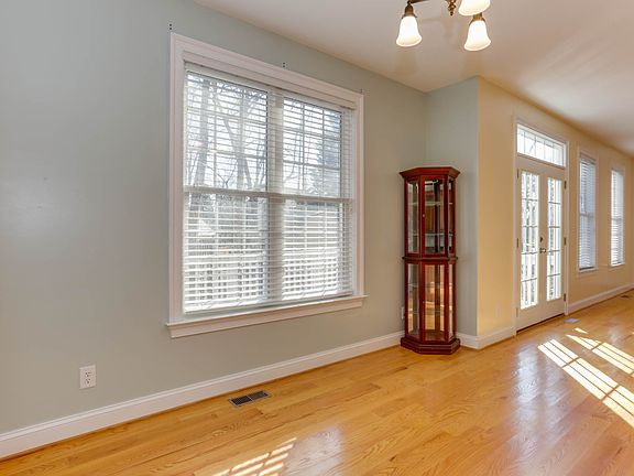 3rd image of 103 Teal Way