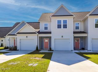 114 Bridge Point Cir, Swansboro, NC 28584