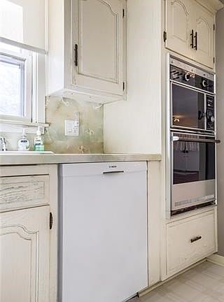 3rd image of 4719 Mohawk Dr