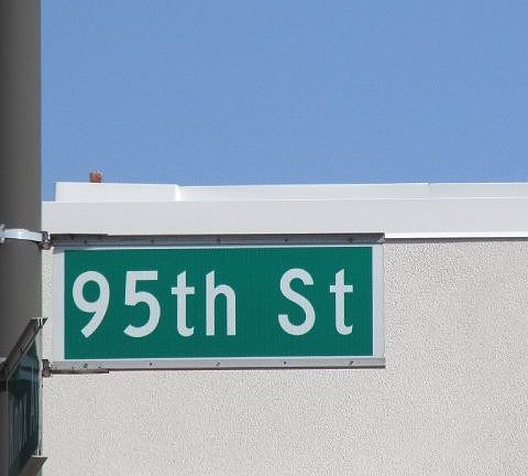 5th image of 4629 W 95th St