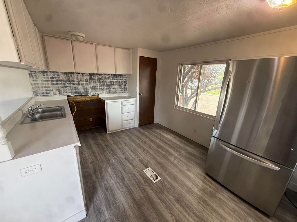 210 Circle Inn Dr, Pocatello, ID - View 2