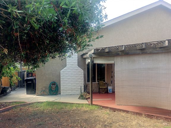 4th image of 2329 Hampstead Way