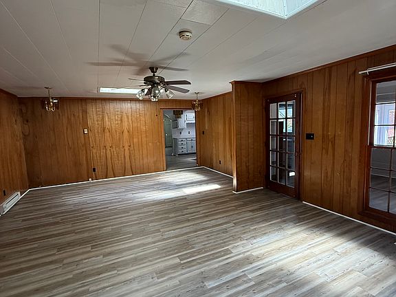2nd image of 1610 Lexington Dr