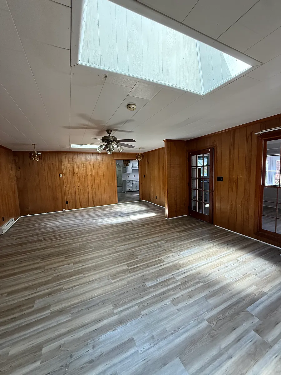 Building Photo - 1610 Lexington Dr