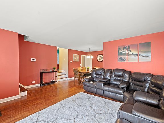 3rd image of 708 S Ahrens Ave