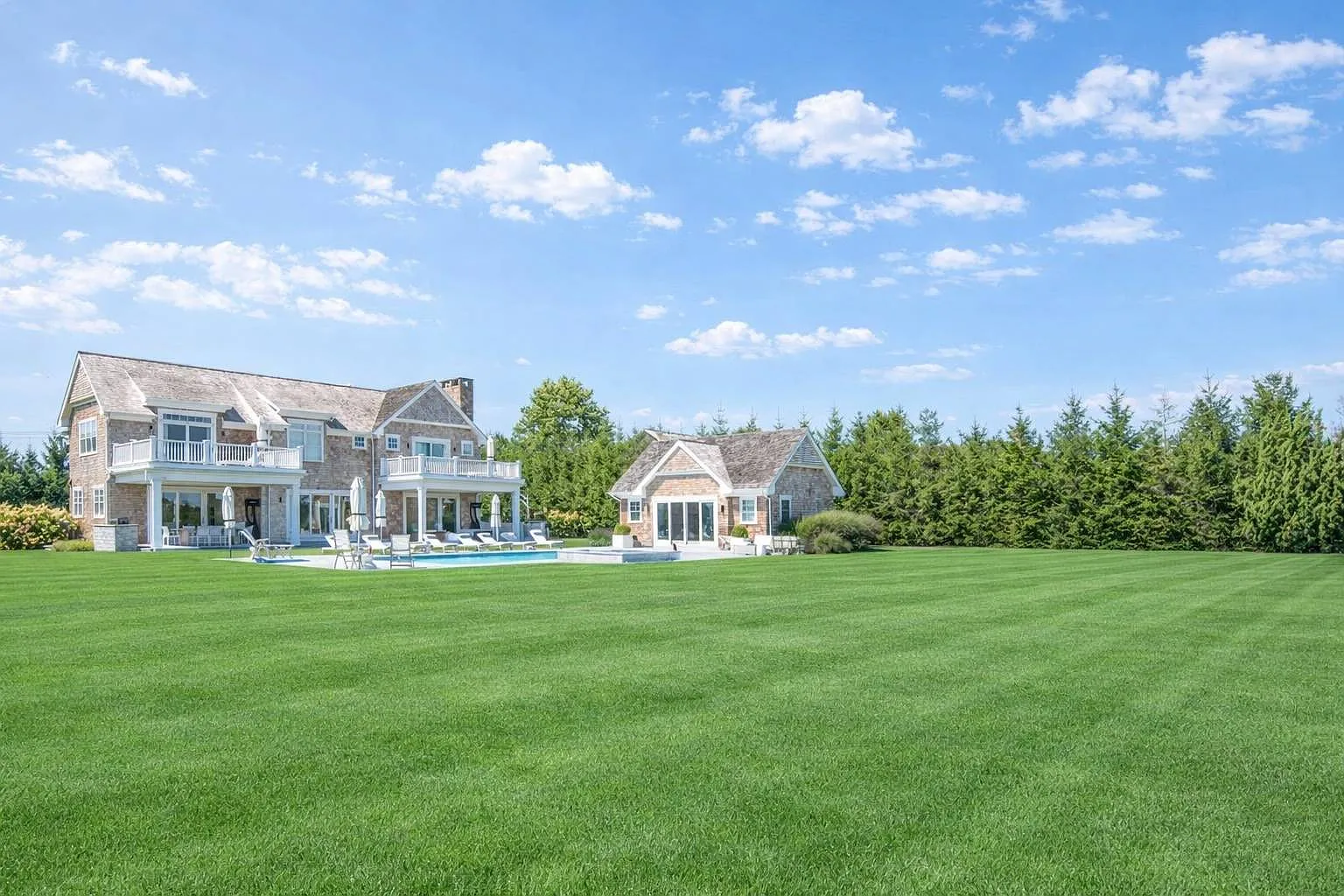 Water Mill Estate with Panoramic Farm Field Views — Photo 1
