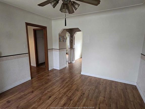3rd image of 835 Stanley St