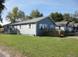 1500 North St, Taylorville, IL 62568