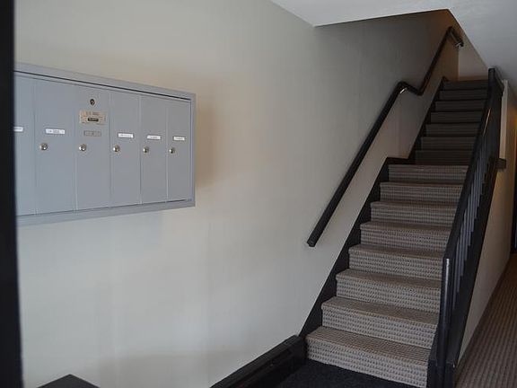 3rd image of 20 N Lake Dr APT F2