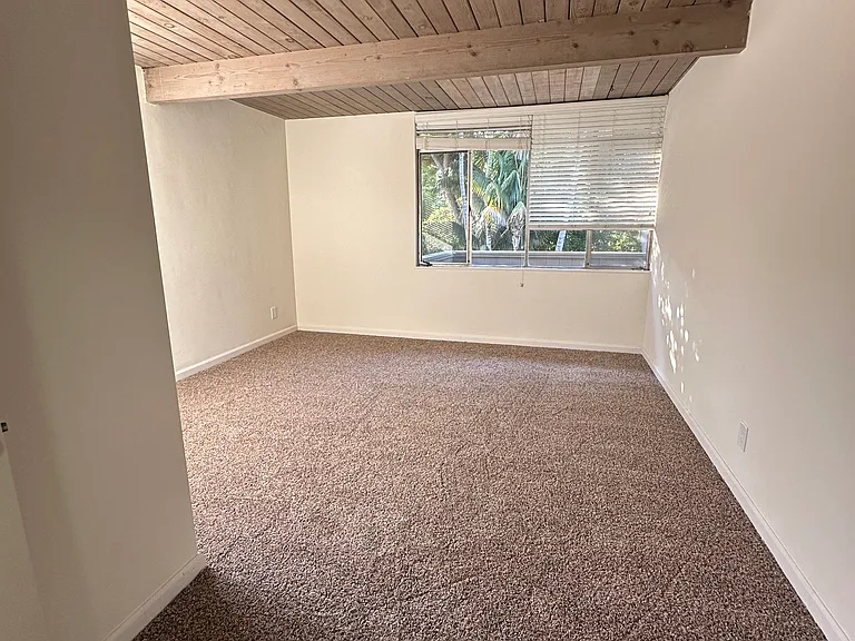 123 E Micheltorena St #11 — Photo 9