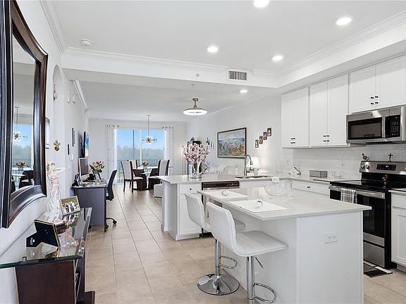 5th image of 17902 GAWTHROP DRIVE #305