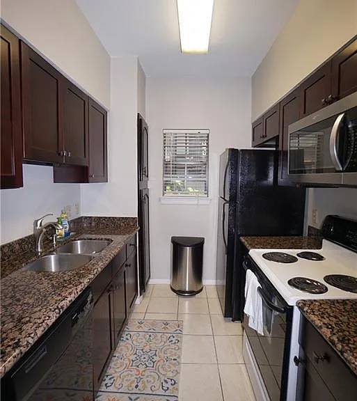 203 E 31st St #103 — Photo 14