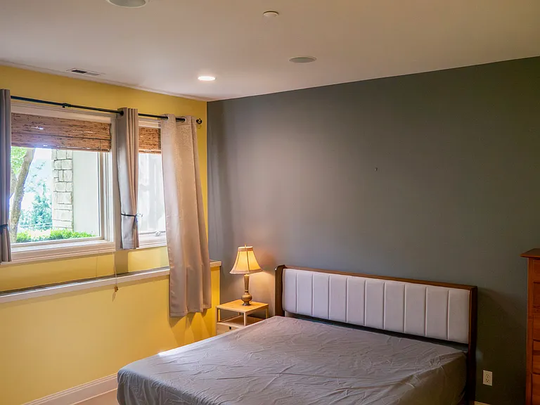 15517 Lake Shore Blvd NE — Photo 8