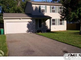 33529 Rhonswood Dr, Farmington Hills, MI