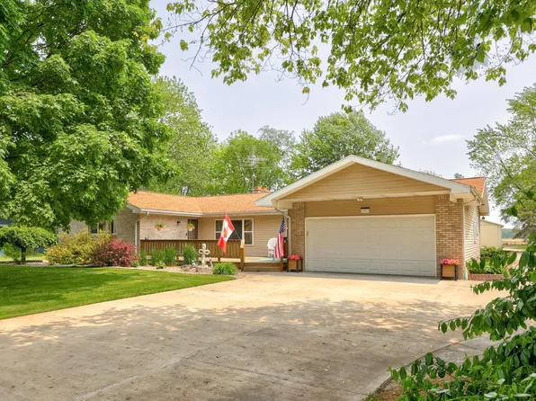 1517 S Beyer Rd, Saginaw, MI 48601