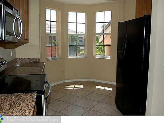 3rd image of 1755 NE 6th St #1755