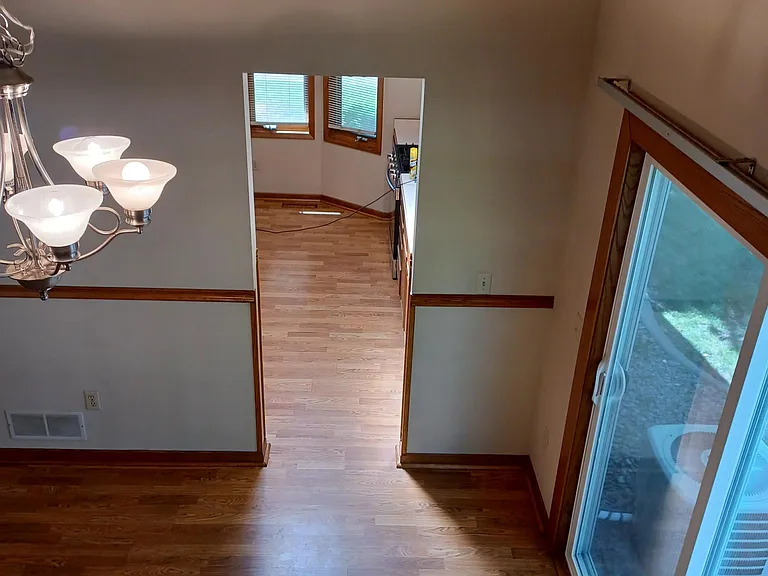 14331 Utica Ave — Photo 8