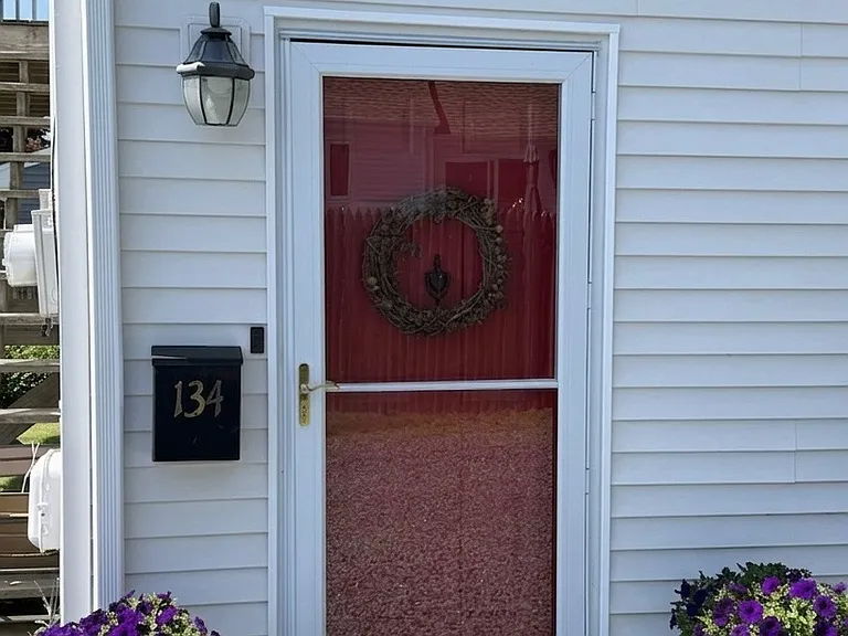 Entrance into Apt.