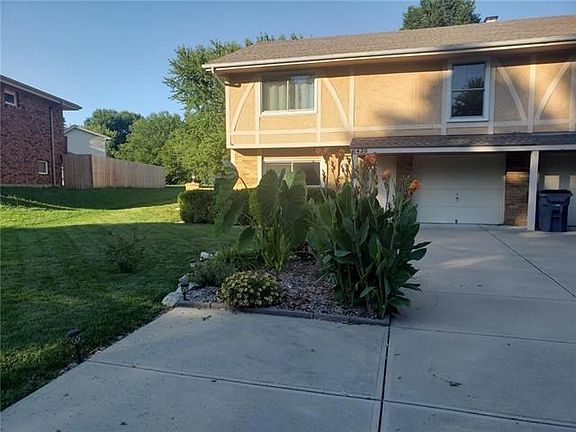 2nd image of 1420 E Willow Dr