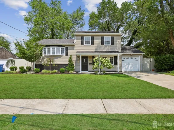 18 Carlton Ave, Monroe Township, NJ 08831