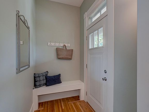 5th image of 858 Watson Ave