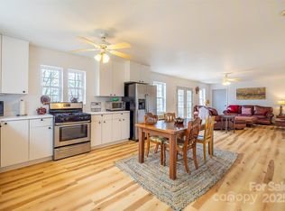 661 Old Chestnut Mountain Rd, Newland, NC 28657