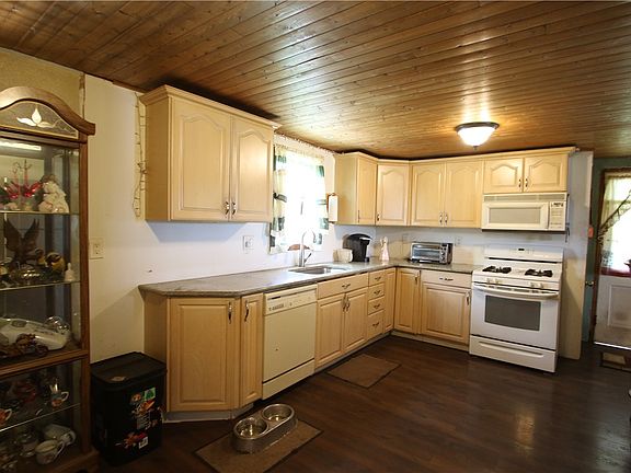 3rd image of 2460 Manown Rd