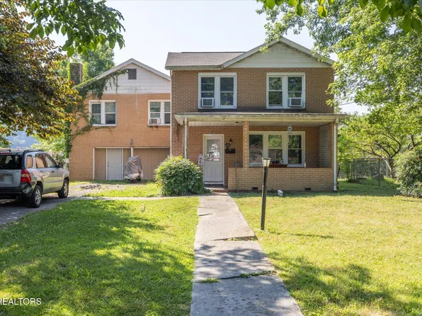 722 Sewanee St, Harriman, TN 37748