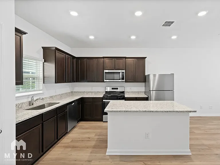10853 Quinn Ct — Photo 3